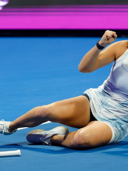 Anisimova Stuns Osaka in Epic US Open Semifinal Comeback