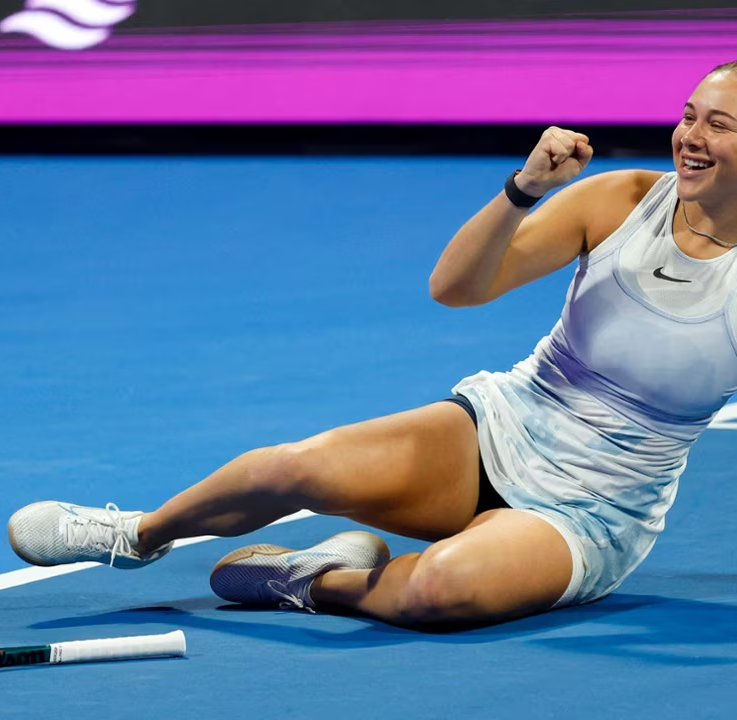 Anisimova Stuns Osaka in Epic US Open Semifinal Comeback